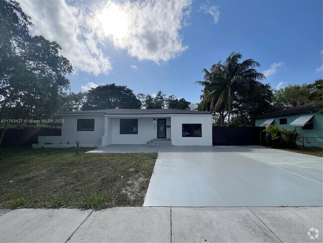 Building Photo - 12940 NW Miami Ct Rental