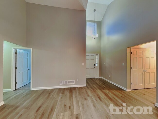 Photo - 1897 Falls Cove