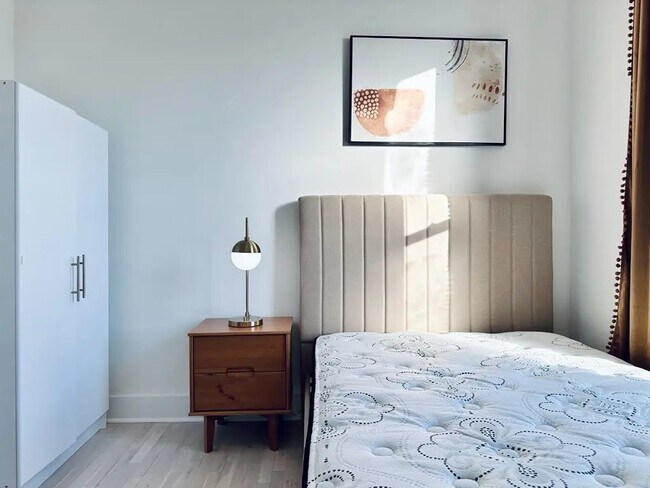 Photo - Furnished room/NOT APARTMENT Unit 3