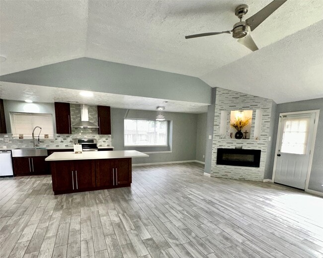 Photo - 2115 Barrington Pl Dr