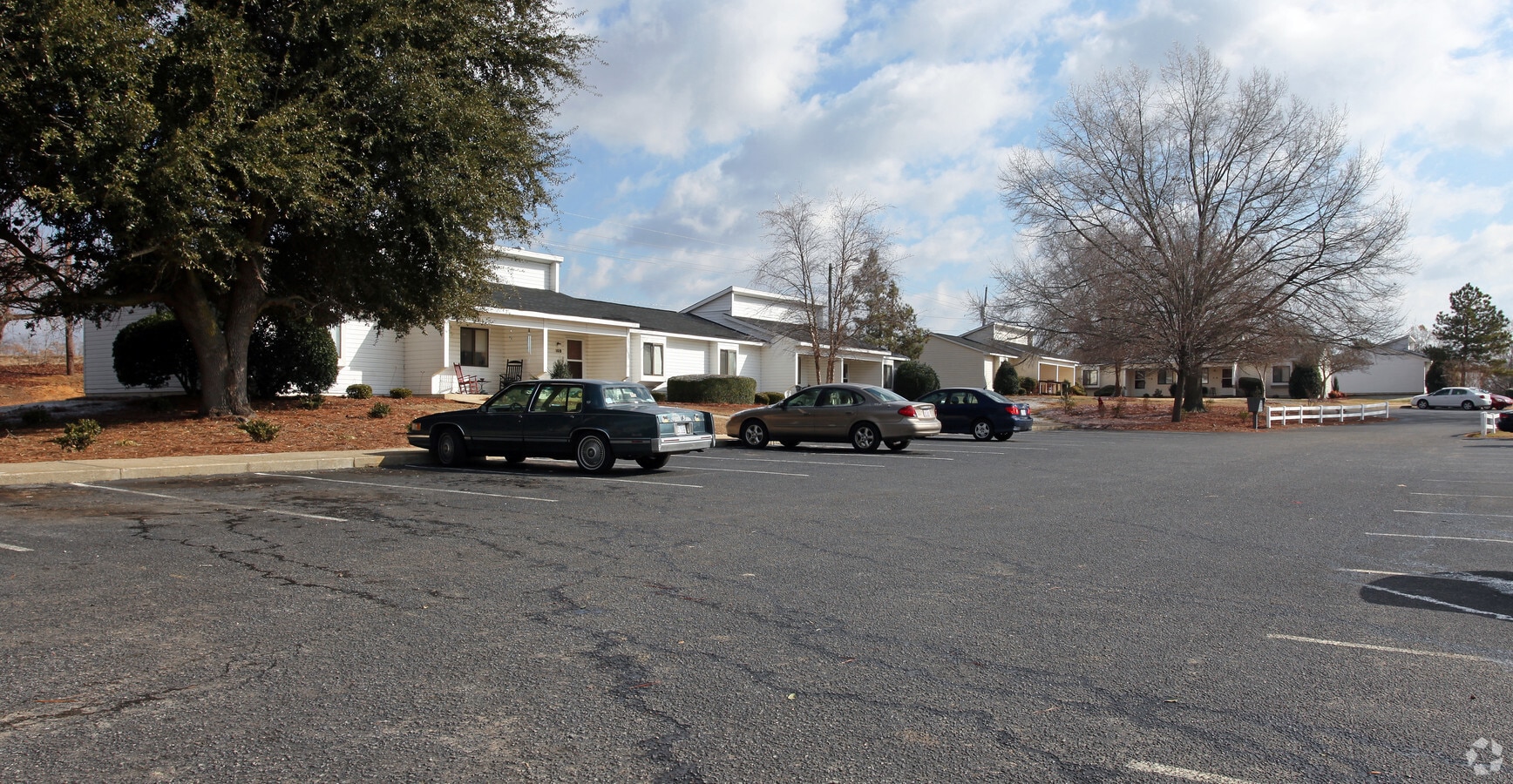 Photo - The Hedges Apartments