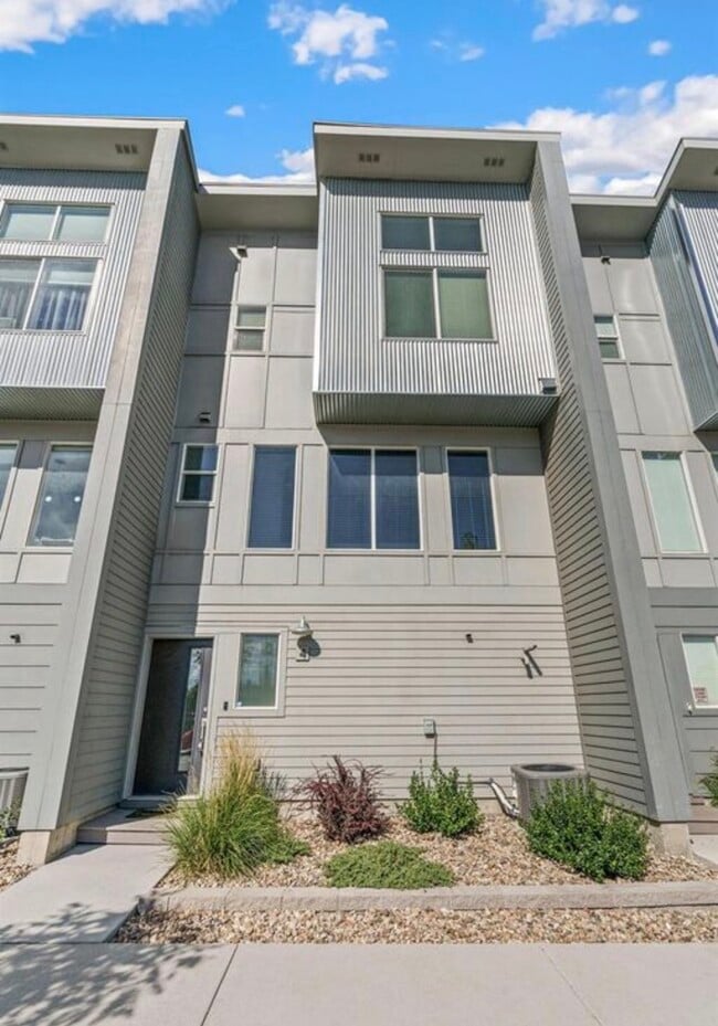 Building Photo - 8711 E Hampden Ave