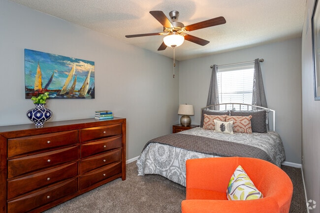 2HAB, 1.5BA - 1,250 ft²