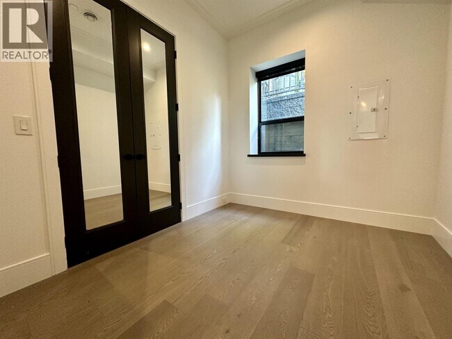 Photo - 660 St Andrews Rd