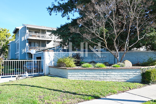 Building Photo - 3674 Oakwood Terrace Rental