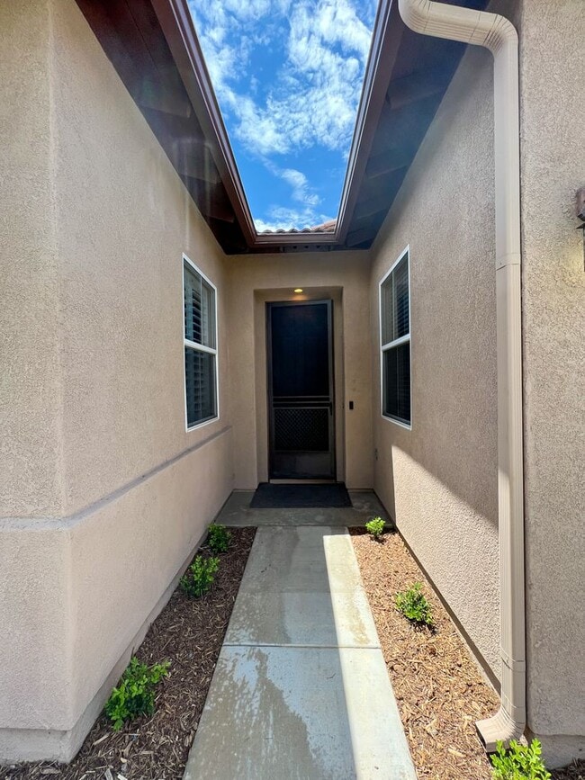 Photo - 3 bedroom SINGLE STORY home in Winchester on HUGE corner lot