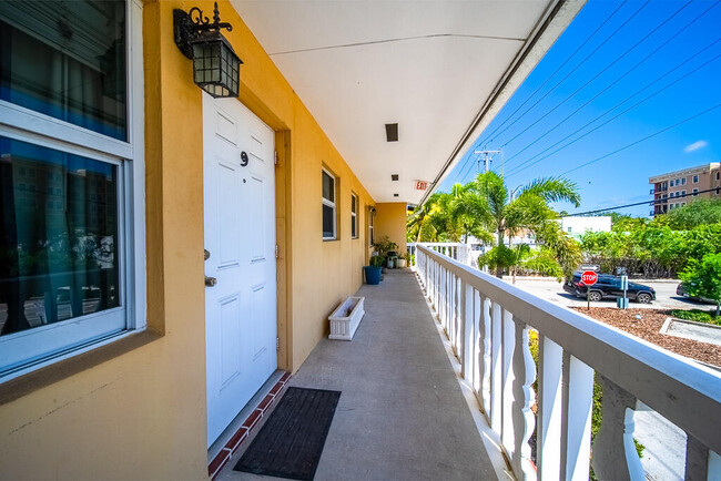Photo - 111 N L St Unidad 9 Rental