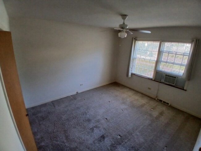 211 N Bothwell St