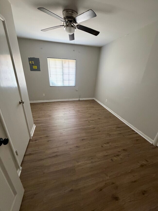 502 NW 27th St