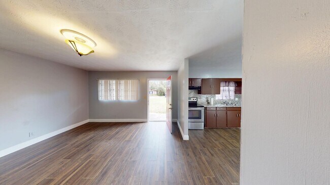 Photo - 3BR/1BA HOUSE - Riverview Area  ** QUICK M...