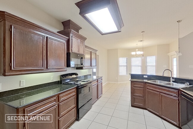 Photo - 6818 King George Pl