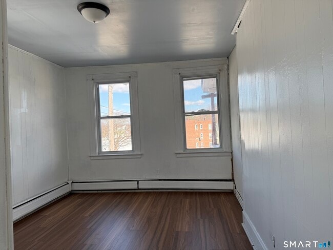 Photo - 198 Oak St Unit 3