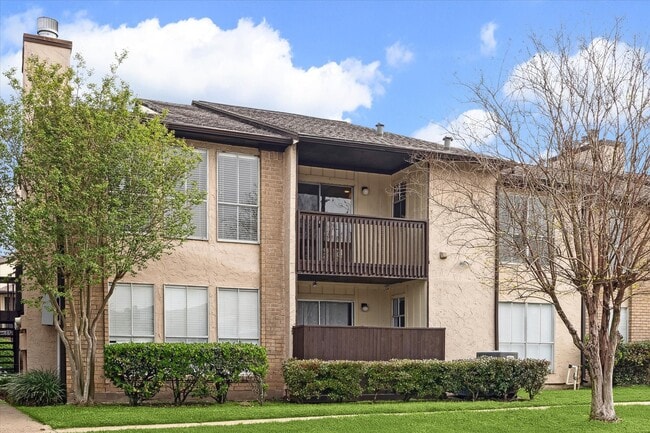 Building Photo - 1500 Bay Area Blvd