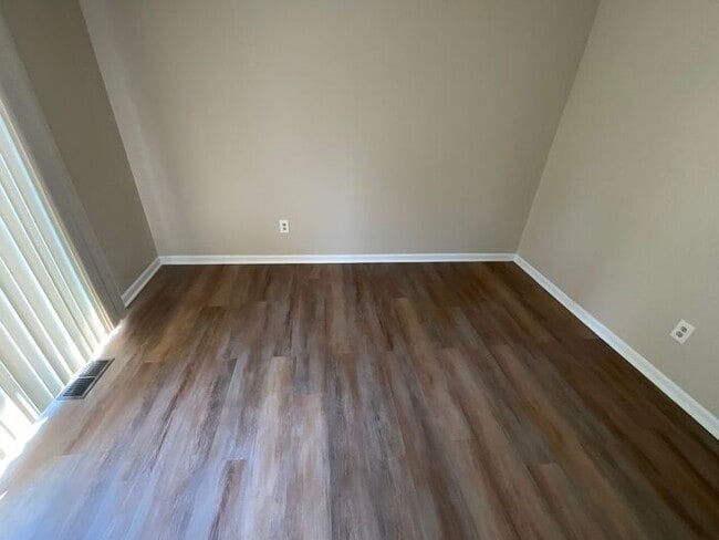Photo - 11800 Caenen St