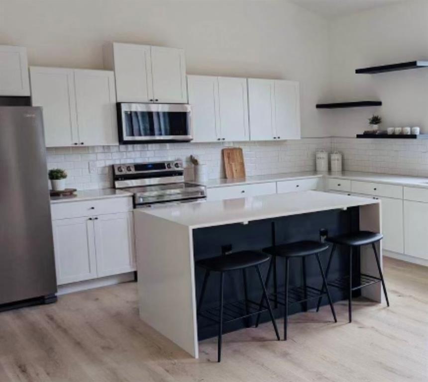 Photo - 5012 Baker St