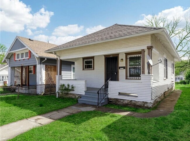 Photo - Charming Renovated 2 Bedroom Bungalow