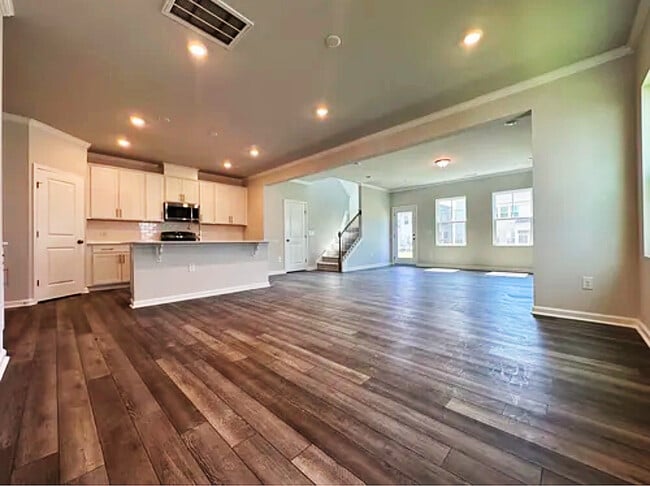 Photo - 116 Yellow Iris Dr