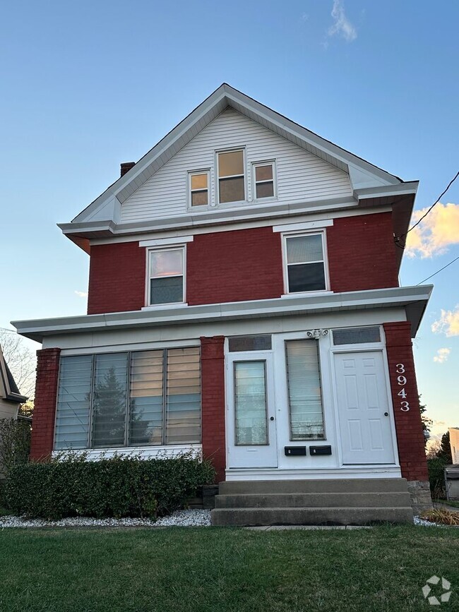 Building Photo - 3943 Glenmore Ave Unit 3943 Glenmore 3 Rental
