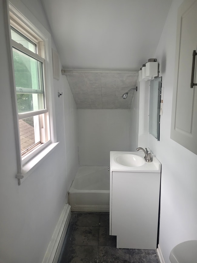 Photo - 315 Julian St Unit 2