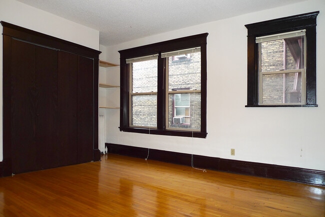 130 E 18th St #202 $1460