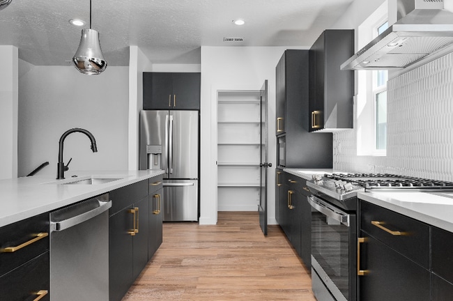Photo - 487 W 620 N