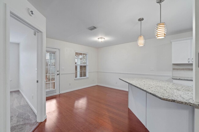 Photo - 911 Lauderhill Ln