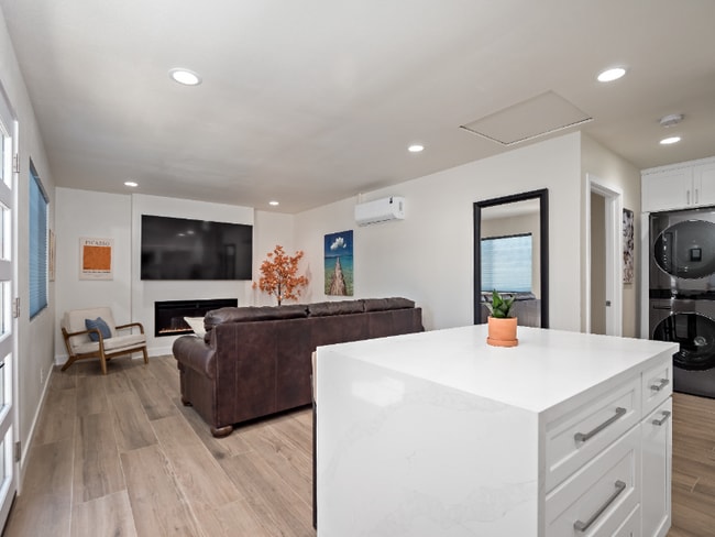 Photo - 608 Nottingham Dr Unidad B