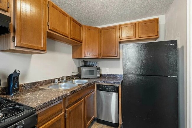 Plaza Hill Manor Apartments