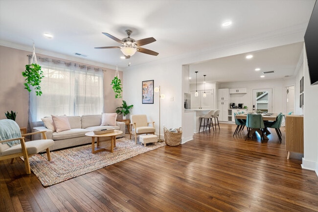 Building Photo - 3126 Cowden Ave Rental