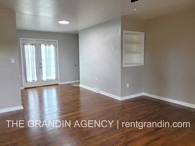 Photo - 3728 Red Fox Dr NW