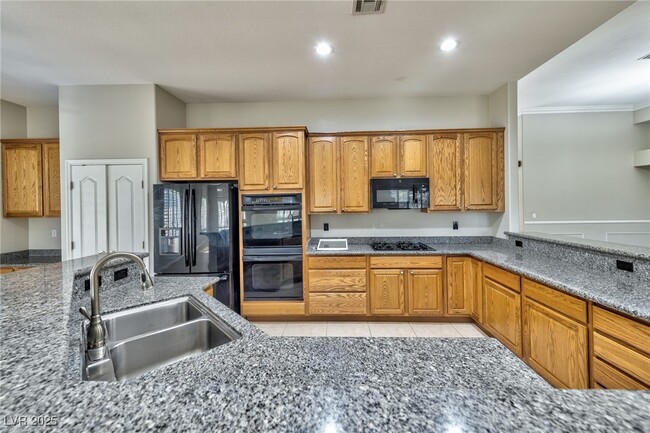 Photo - 9945 Gold Thorn St House