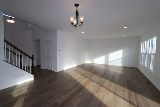 Photo - 608 Henry Ln