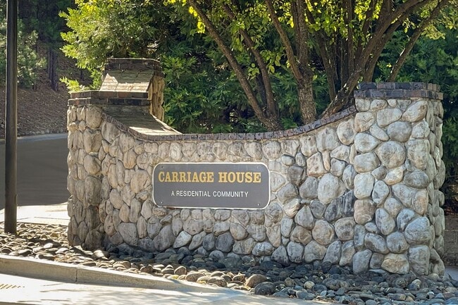 Photo - Spacious 3 Bedroom 2 Bathroom Home in Conv...