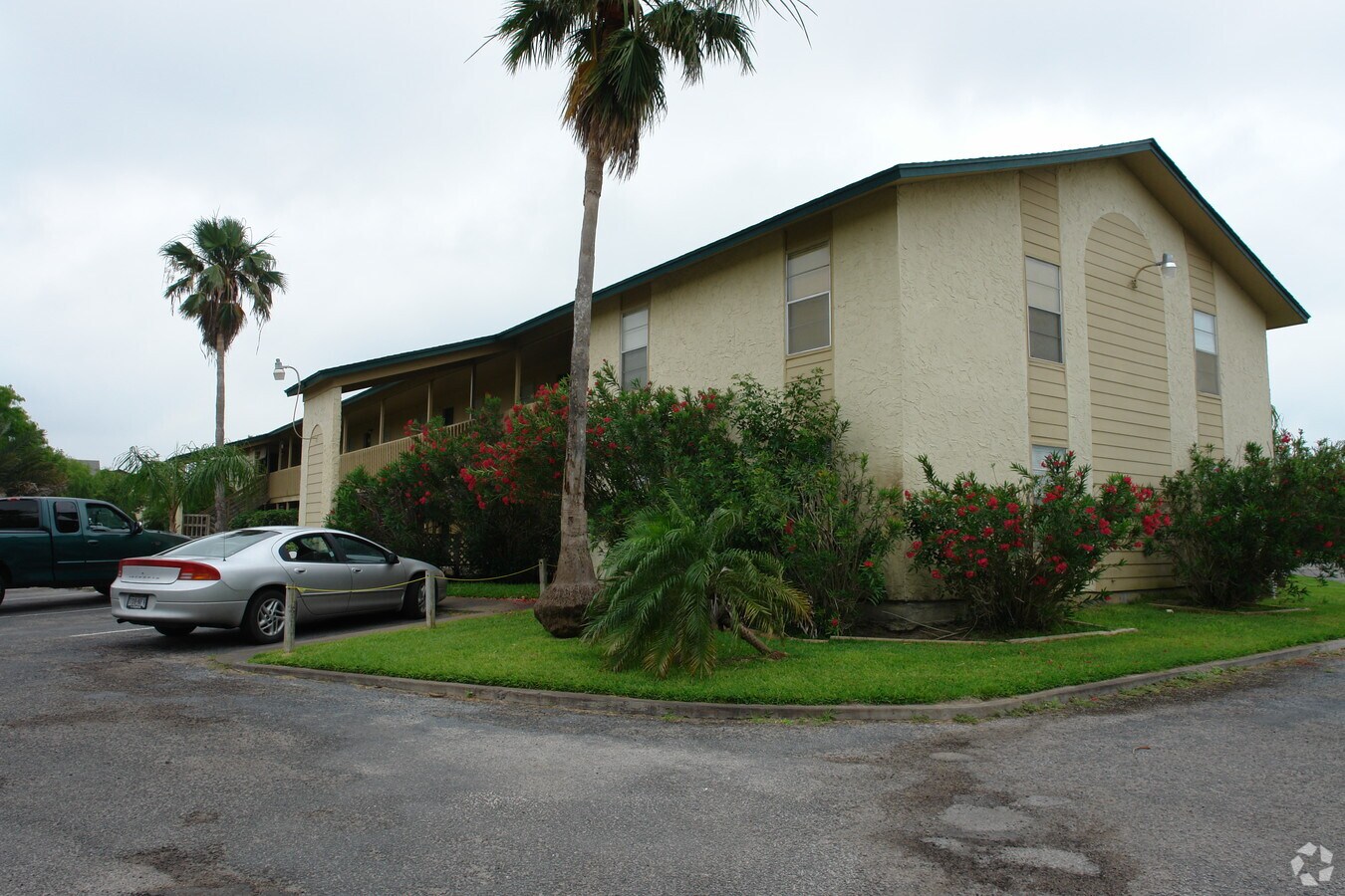 Flour Bluff Apartments - Flour Bluff Apartments