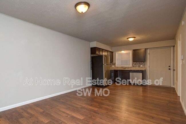 Photo - 930 S Campbell - P7