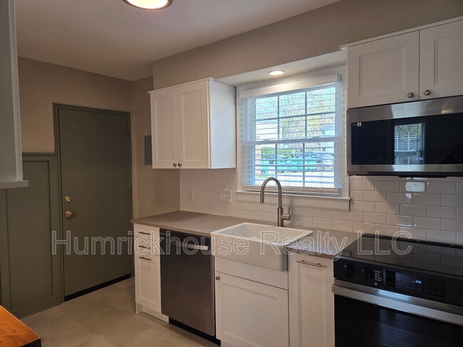 Photo - 324 Wakefield Dr