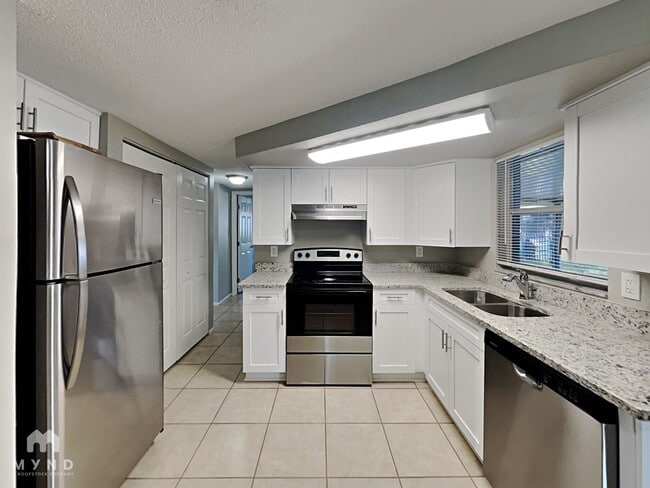 Photo - 9136 Suffolk Ln