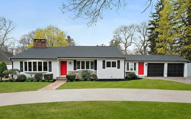 Photo - 299 S Main St House