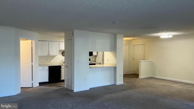 Photo - 625 Admiral Dr Unit 205