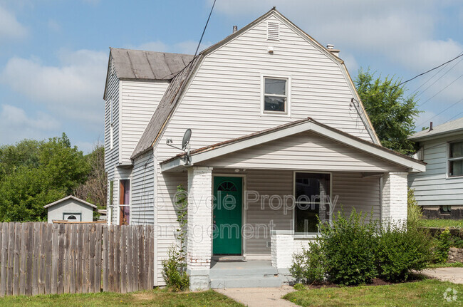 Building Photo - 735 Emerald Ave NE Rental