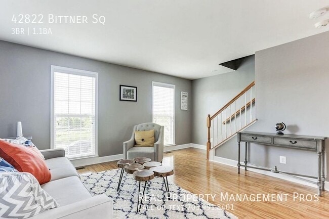 Photo - 42822 Bittner Square