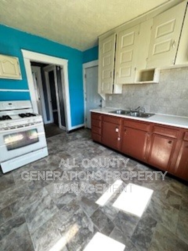 Photo - 1011 E 140th St Unit Up