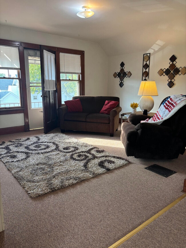 Photo - 2119 Lasalle St