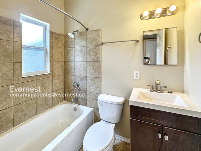 Photo - 2925 N 46th St Unit B