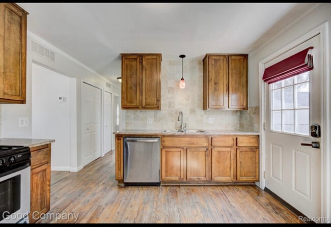 Photo - 600 Kalama Ave