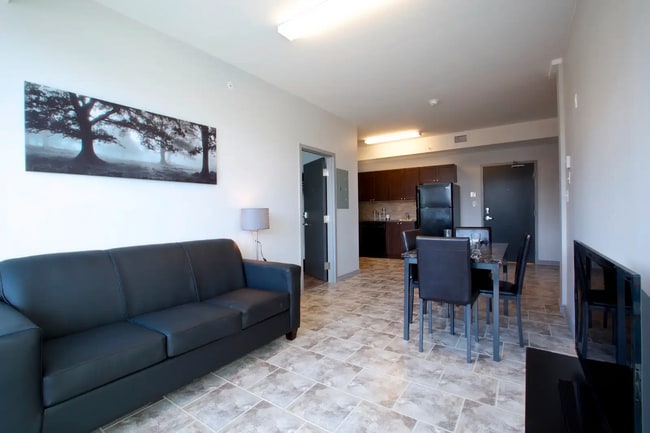 Photo - 275 Larch St