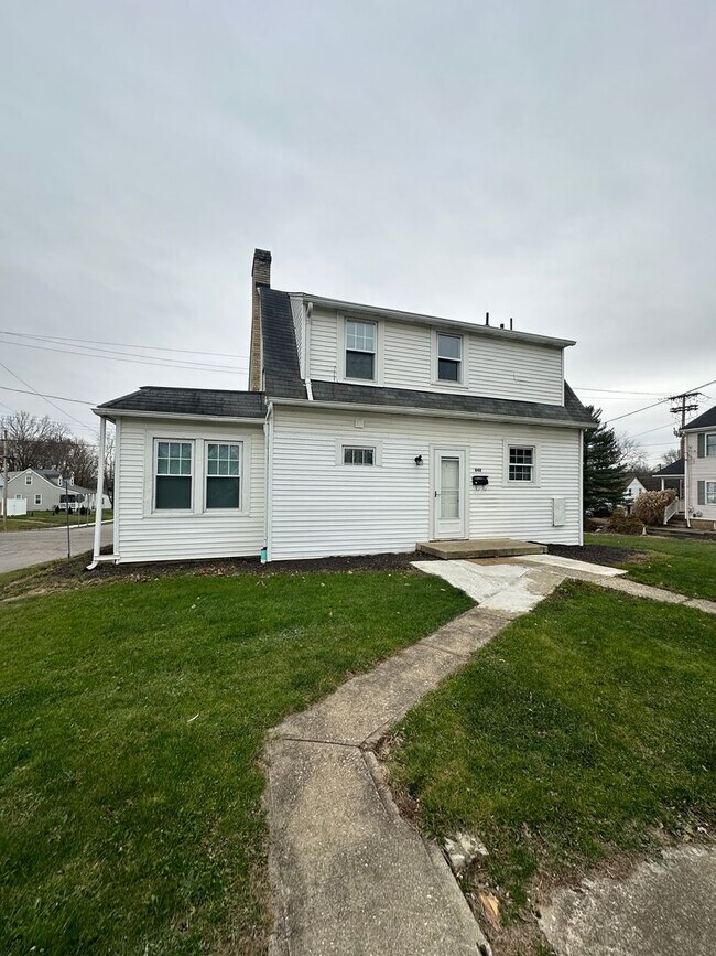 Photo - 848 E University St