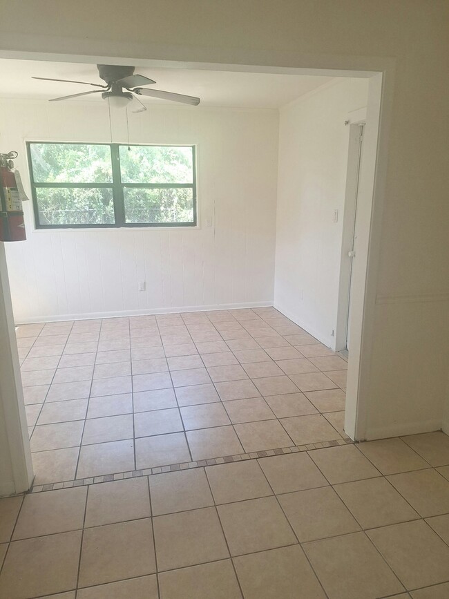 Photo - 914 SE 18th Terrace