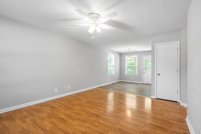 354 Woodale Dr