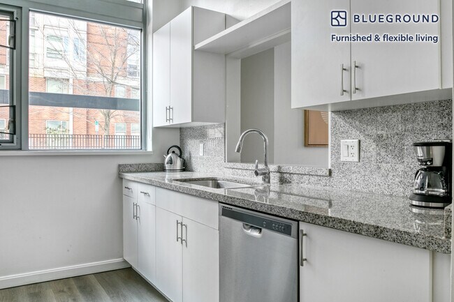 Photo - 100 Landsdowne St Unidad FL1-ID588